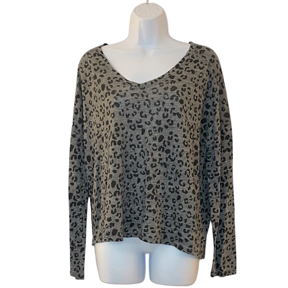Rails Sami Long Sleeve V Neck Animal Print Top in Charcoal Linen Blend Size L - Picture 3 of 9